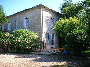 House With 2 Bedrooms in Pedraça, With Wonderful Mountain View, Shared Pool, Enclosed Garden Near the Beach