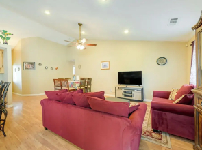 Porterville Getaway w/ Patio + Valley Views!