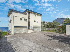 Waterfront Unit, Unit 2