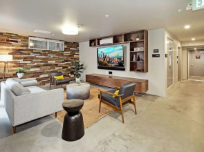 Lofty Studio Prime Cap Hill