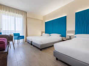 Отель Jr Hotels Gate 7 Bologna 