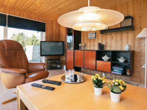 Vintage Holiday Home in Jutland near Sea