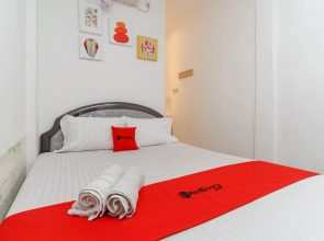 RedDoorz near RS Mitra Keluarga Depok