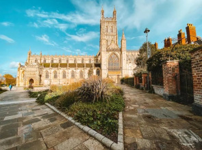 Tudor House by StayStaycations