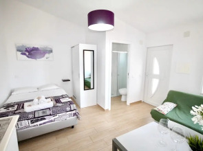 Studio in Faro, With Shared Pool, Enclosed Garden and Wifi - 6 km From the Beach