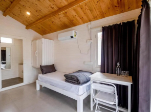 Out house, 1br, Stay, Dine and Fitness by Roamhome