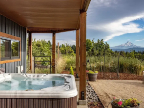 Zen View 2 Bedroom Home by Redawning