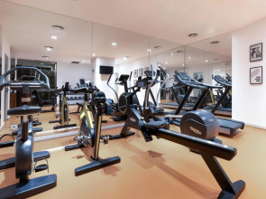 Отель Barcelona Condal Mar Affiliated by Meliá