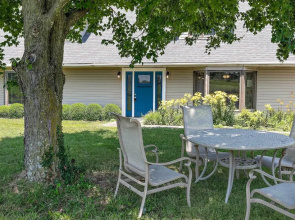 Tranquil Family Home w/ Yard, 14 Mi to Springfield