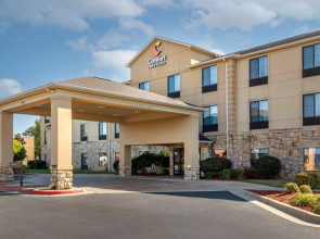 Comfort Inn & Suites Russellville I-40