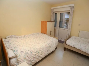 Apartment on Belgium Seawall, Central Location