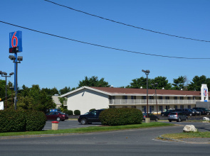 Motel 6 Chicopee, MA - Springfield