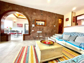 Villa Roja BBQ Piscina Privada en Tenerife Sur