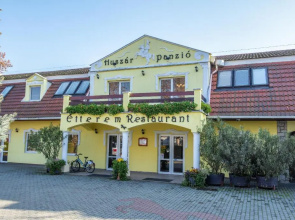 Huszár Panzió és Étterem
