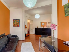 Cismigiu Serenity: 1br Flat with Scenic Balcony