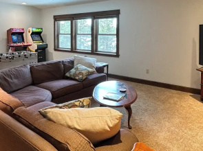 4BR Home on the Deschutes River 5 min to Sun River