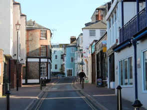 Impeccable 3 bed 2 Bath Central Cowes Cottage