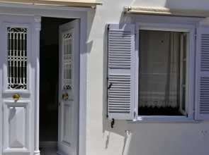 Arco I/ Downtown Rustic Apartment/4 min from port
