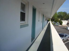 Budget Inn Motel Suites
