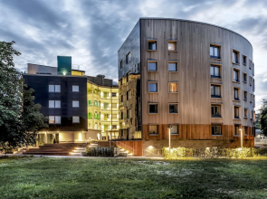 Sky Hotel Apartments Valla Berså