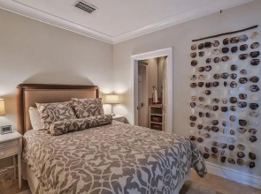 SIMMONS TOWNHOUSE 4 Bedroom Holiday Home by Five Star Properties
