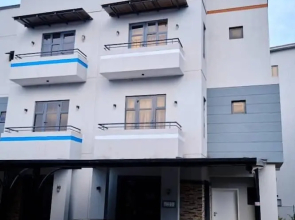 Hendon Luxury Apartment