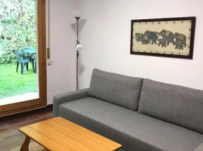 Casa Buganvilla. Apartamento con jardín, a 100 metros del centro.