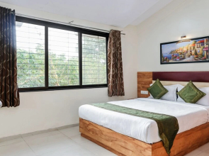 Treebo Deluxe Resort