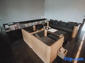 Man · Wenquan Homestay