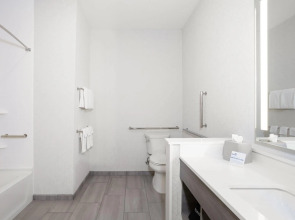 Holiday Inn Express Dallas Medical-Market Center by IHG