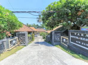 Hotel Tara Bar & Resto Air Sanih by ZUZU