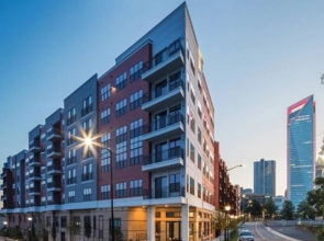 Deluxe 1BR Apt Near South End & Uptown