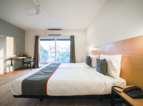OYO Townhouse 211 Laguna Ecr