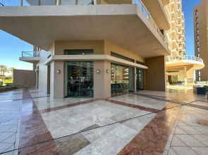 Paradise Found Luxe 2BR Condo in Iconic Location