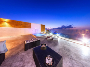 Cavo Mare Deluxe Villas