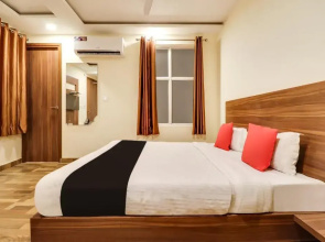 Super Capital O Seven Wonders Inn Near Sahara Ganj Mall