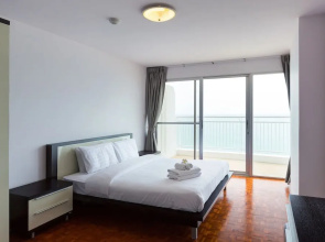 Baan TiewKlurn Beachfront Condomium