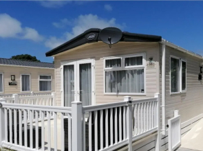 Hakuna Matata Holiday Homes - Accessible Caravan