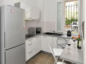 Large flat 10 minutes from the BEACH