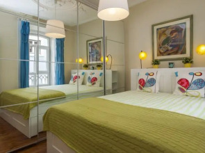 Remodeled Historic Apartment in Bairro Alto