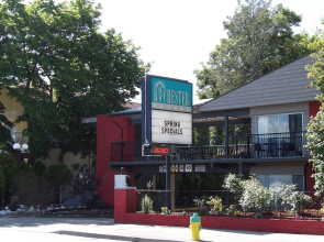Okanagan Lakefront Resort