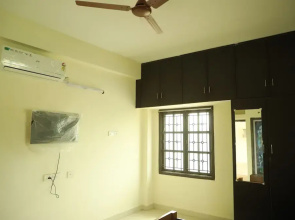 Shree Service Apartment