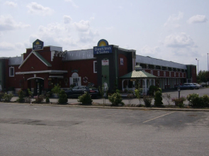 Days Inn & Suites Terre Haute