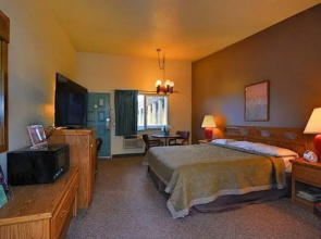 Costa Mesa Inn