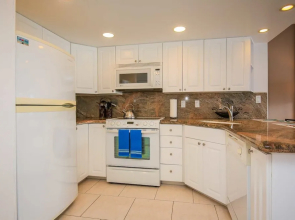 Ilikai 1223 - Studio Condo