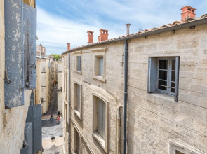 Large 1 Bedroom Apartment "rue de la Loge"!