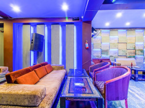 Fabhotel White Klove