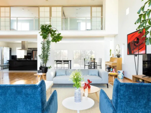Beachcomber by AvantStay | 1 Block from Beach - Modern Estate w/ Ocean Views