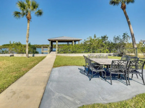 Riverfront Port Orange Home w/ Dock & Slip!