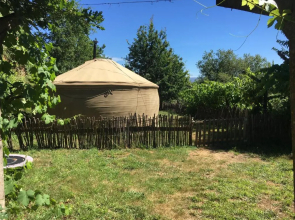 Star Gazing Luxury Yurt with RIVER VIEWS, off grid eco living